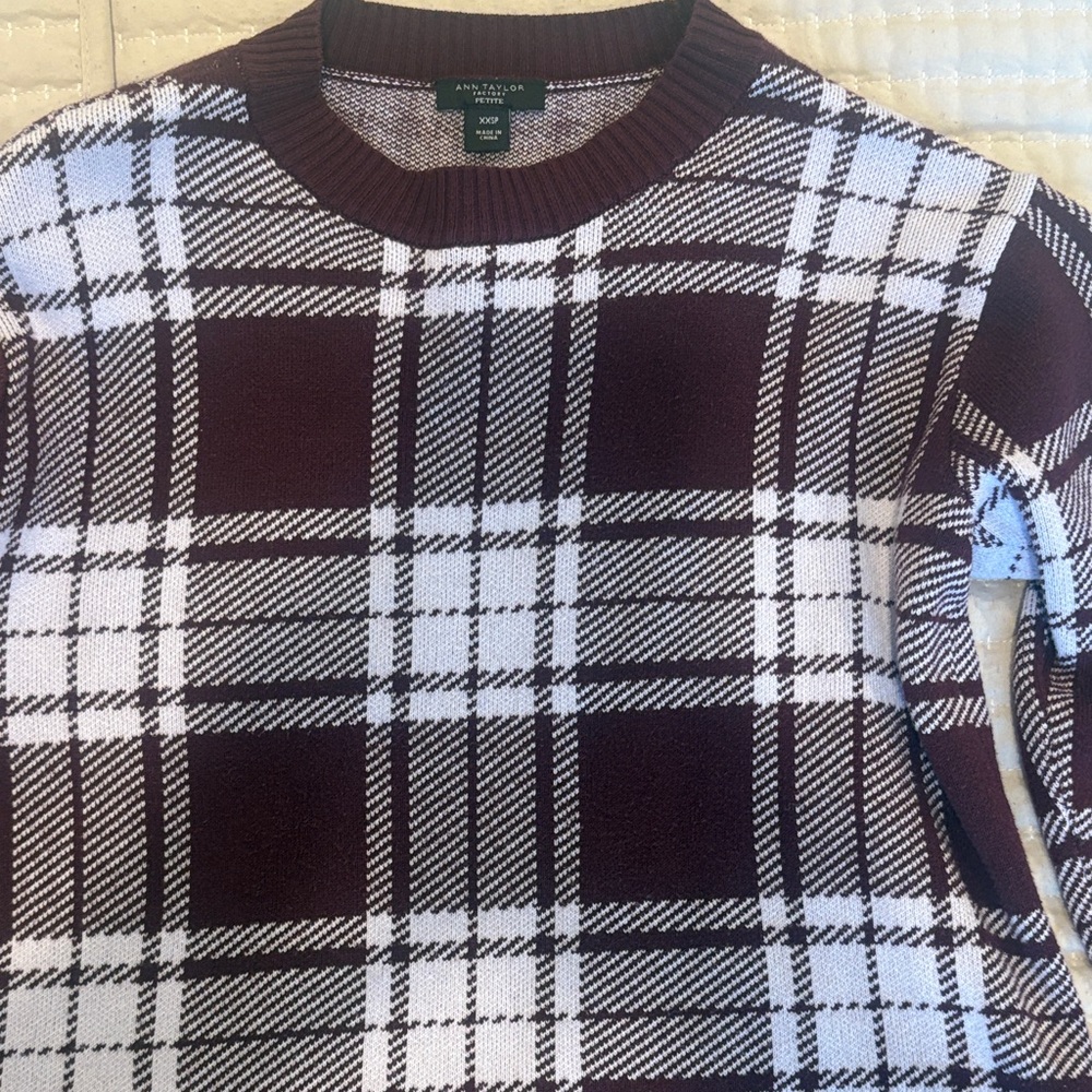 Ann Taylor women petite XXSP Maroon and White Plaid Crewneck Sweater